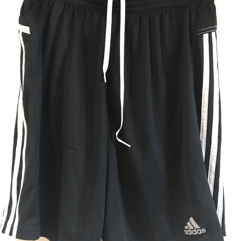 Adidas mesh shorts Men’s M